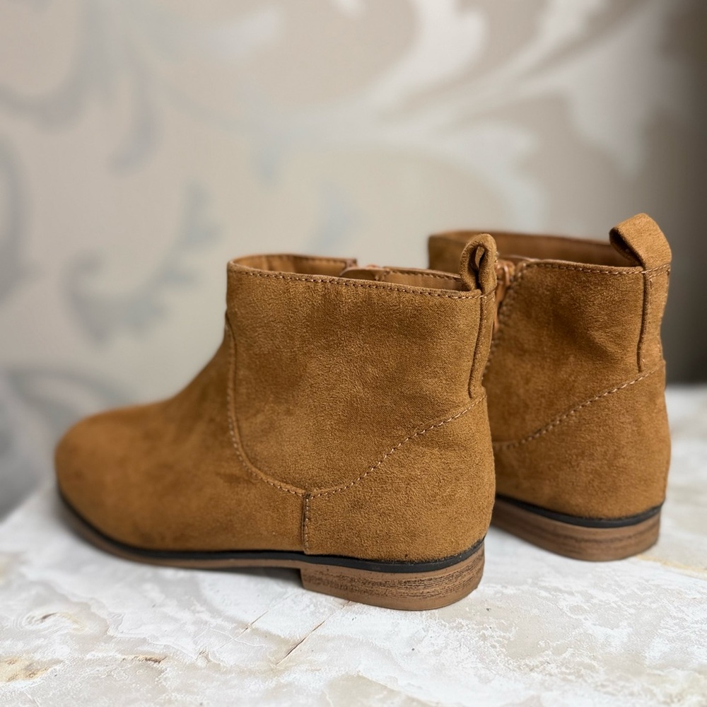 Kids/girls Tan Suede Ankle Boots 12